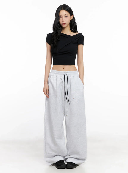 asymmetric-shirred-off-shoulder-crop-tee-ig508