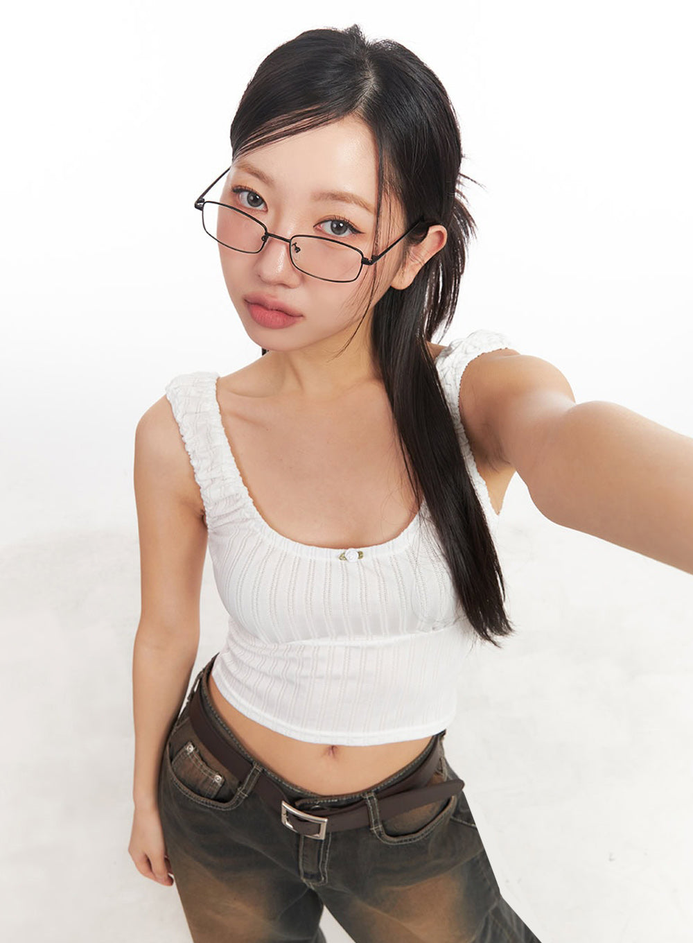 frill-shirring-crop-tank-top-ia524