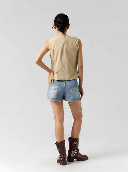 simple-button-vest-cg301