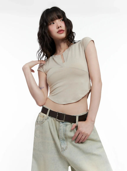 minimalist-v-neck-crop-top-il531