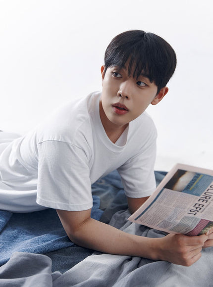 mens-washed-wide-fit-jeans-iy520