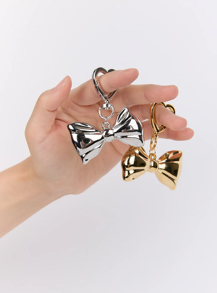 bold-ribbon-keychain-is516