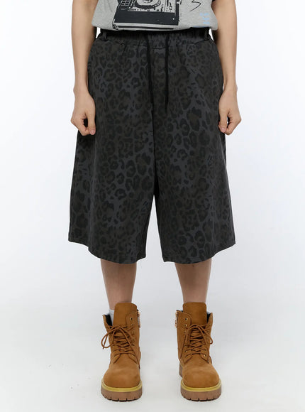 mens-leopard-print-bermuda-shorts-ia517 / Black
