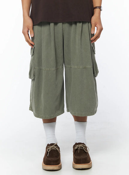 mens-green-pigment-dyed-cargo-bermuda-shorts-iu503 / Green
