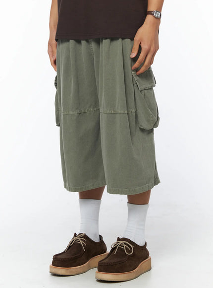 mens-green-pigment-dyed-cargo-bermuda-shorts-iu503