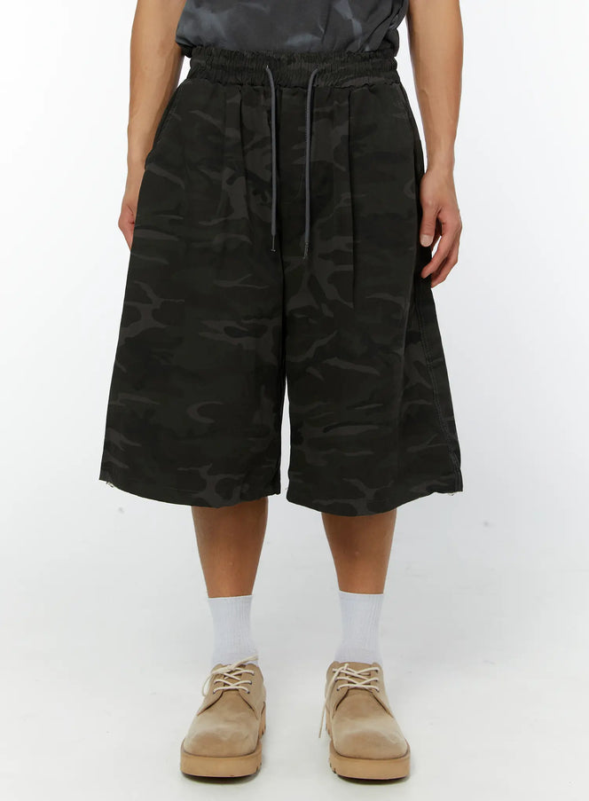 mens-camo-bermuda-shorts-dark-gray-iy513