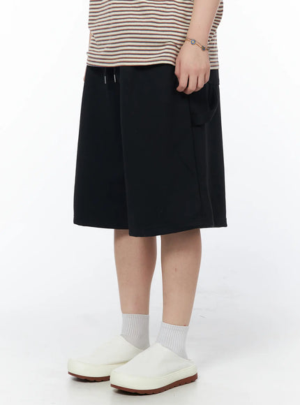 mens-relaxed-fit-bermuda-shorts-black-iy522