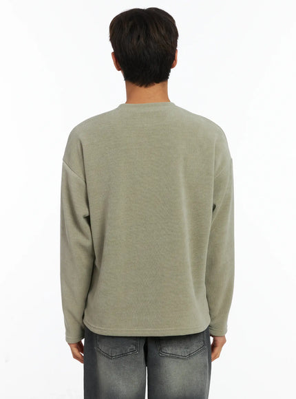 mens-graphic-fleece-long-sleeve-top-ij514