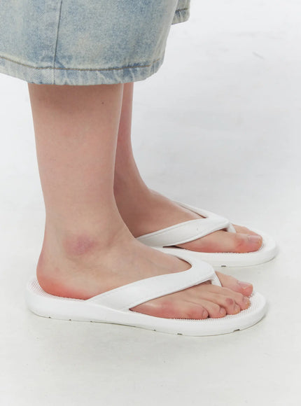 classic-beach-slippers-iy519