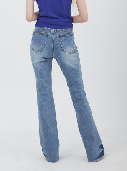 slim-fit-bootcut-jeans-iu313