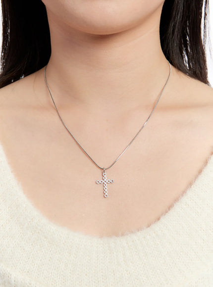 silver-cross-necklace-in528