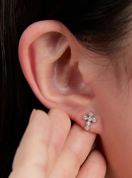 elegant-crystal-cross-earrings-in528