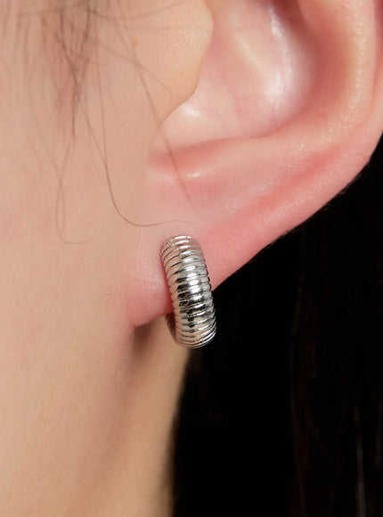 textured-hoop-earrings-in528 / Silver