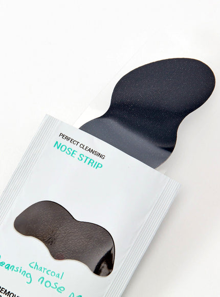 Charcoal Cleansing Nose Pack (10pcs)
