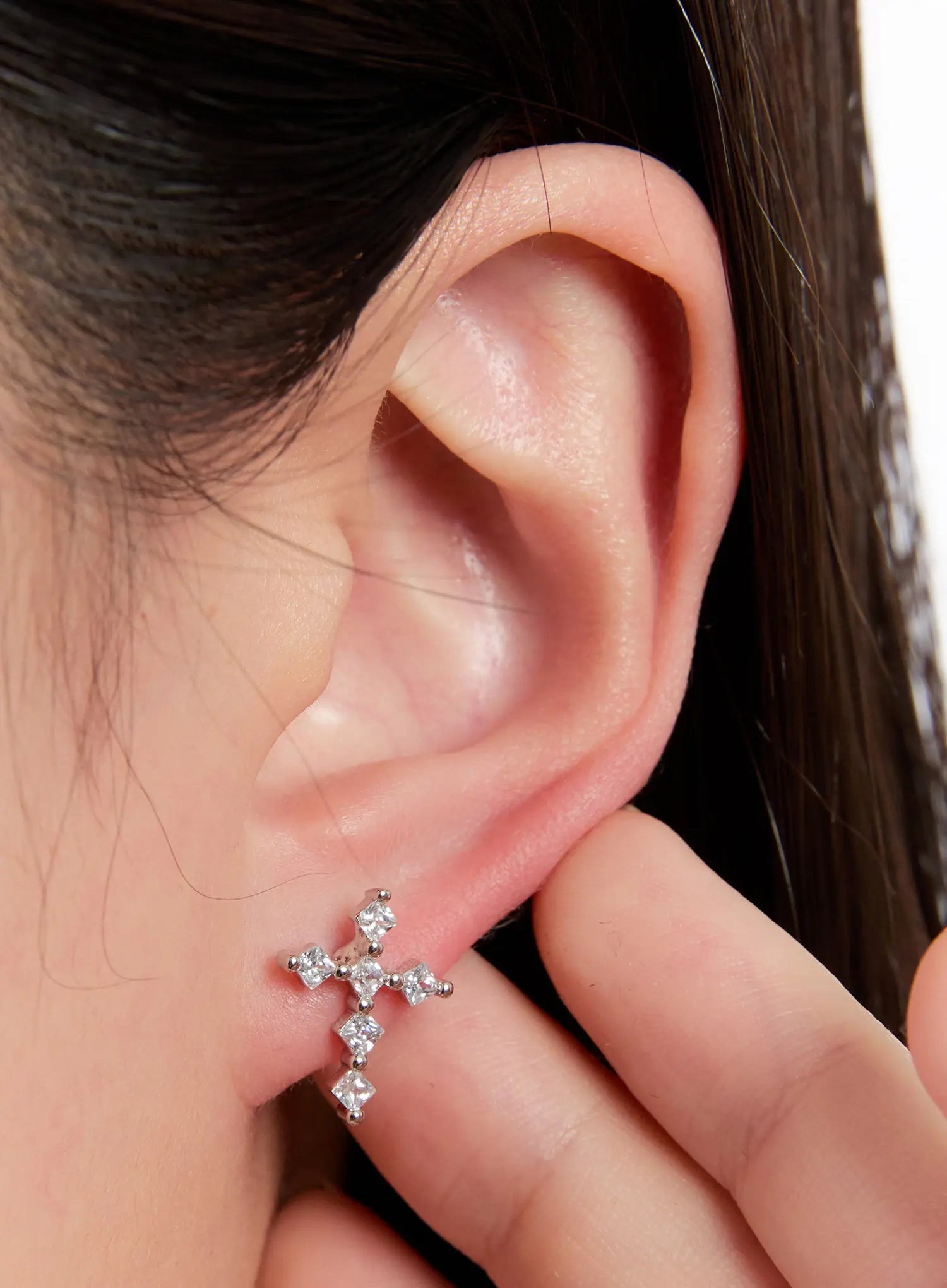 elegant-cross-stud-earrings-in528