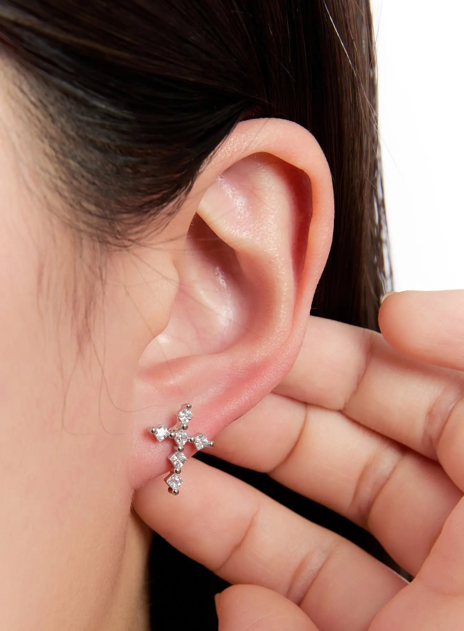 elegant-cross-stud-earrings-in528
