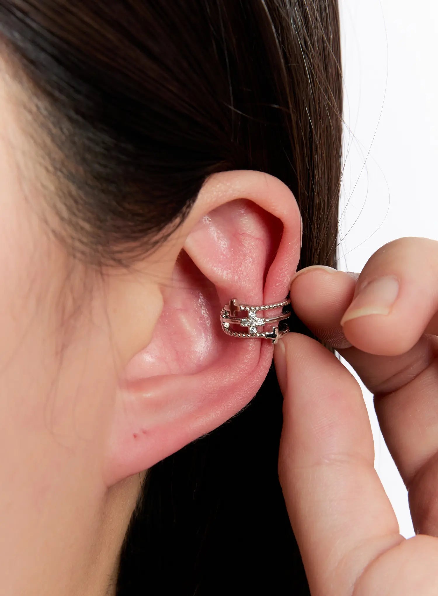 silver-cross-ear-cuff-in528