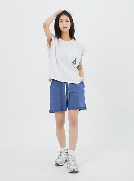 tee-and-track-shorts-set-iy323