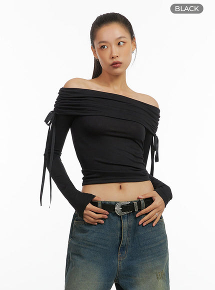 shirred-solid-off-shoulder-crop-top-io409