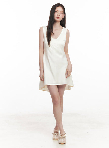 satin-v-neck-sleeveless-mini-dress-iy513-2