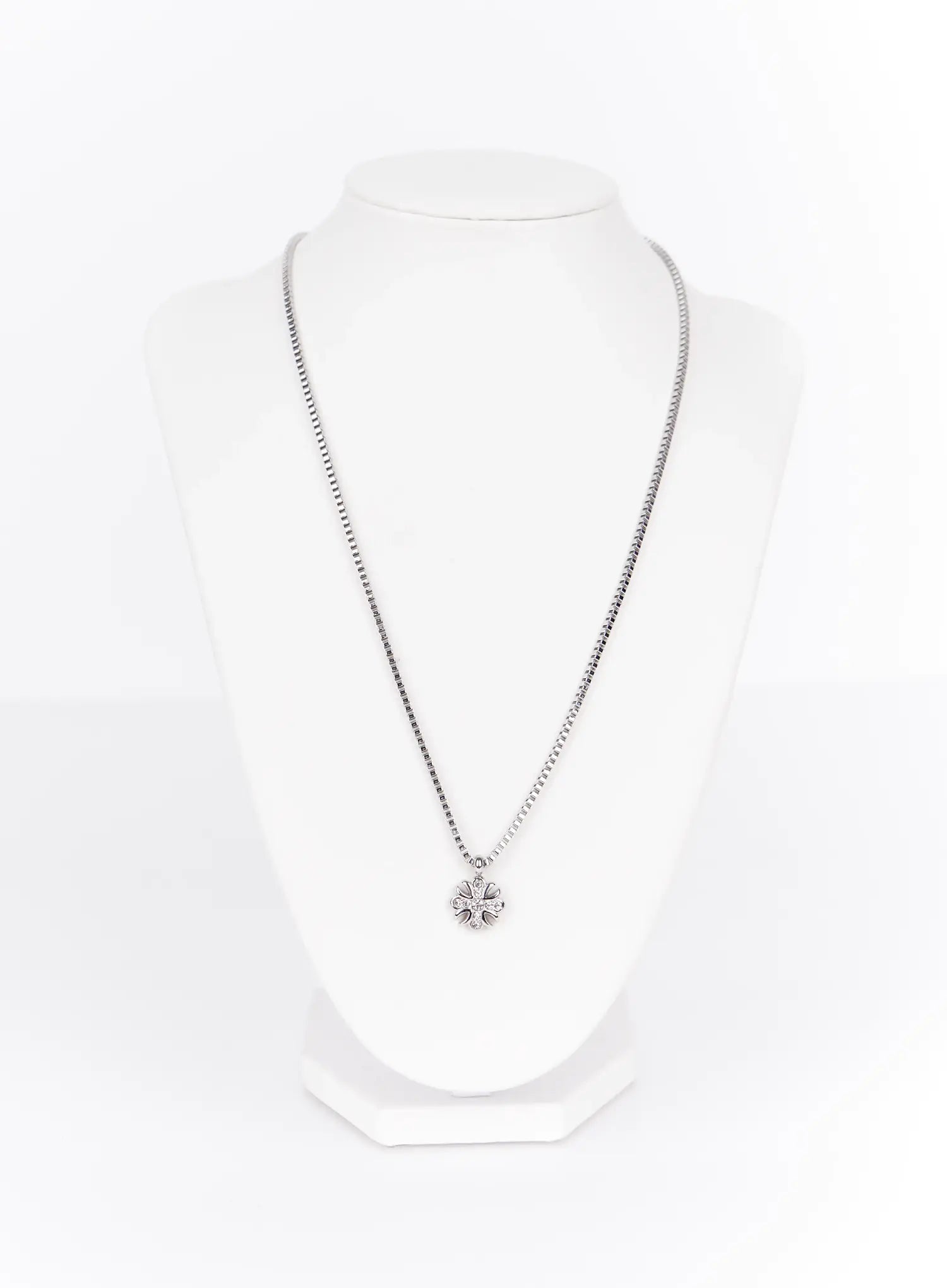 crystal-cross-necklace-iy520