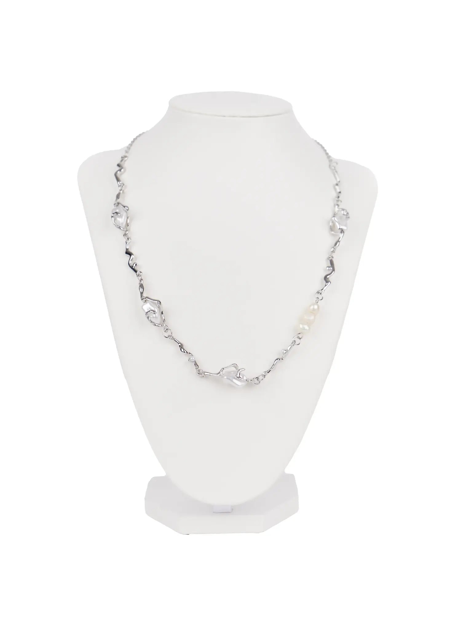 asymmetric-faux-pearl-link-necklace-in510 / Silver