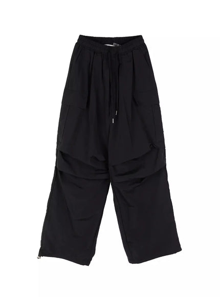 black-utility-wide-fit-cargo-pants-ic503