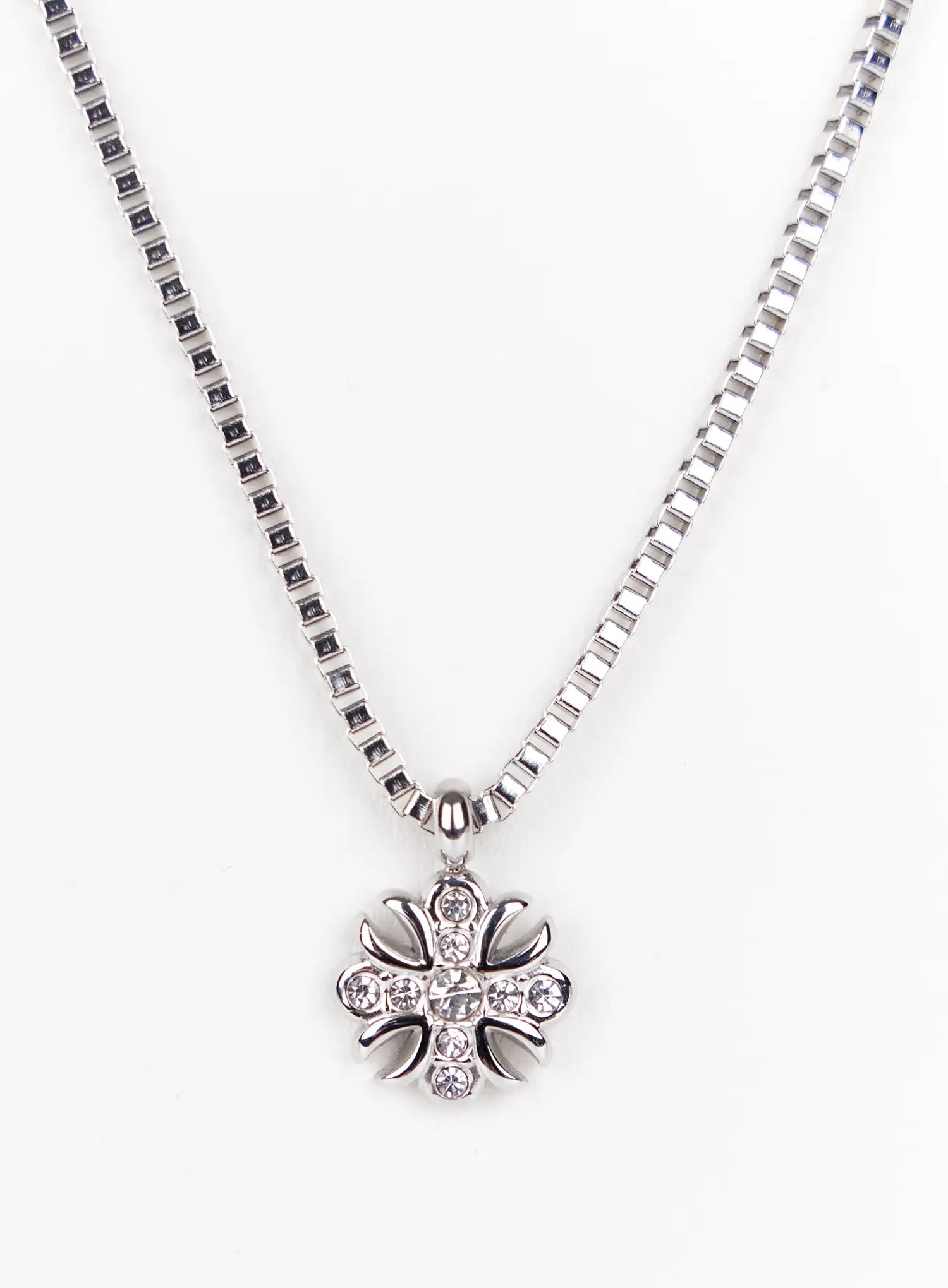 crystal-cross-necklace-iy520