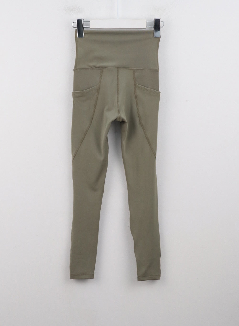 pocketed-leggings-ig324