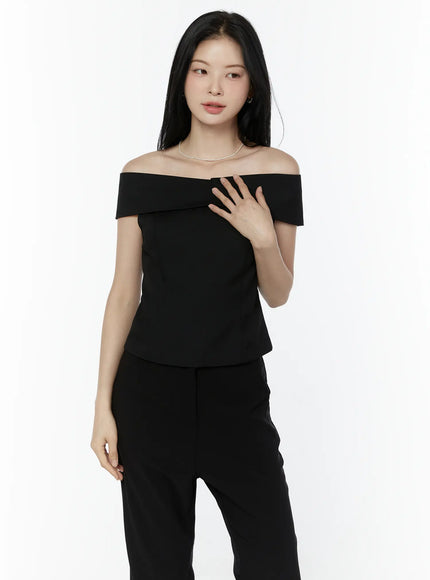 chic-off-shoulder-sleeveless-blouse-iu503