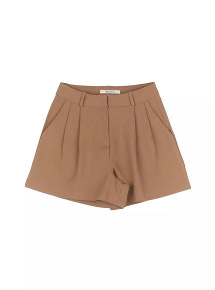 modern-pintuck-tailored-shorts-in507 / Beige