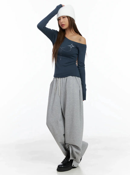 geometric-studded-off-shoulder-top-in528 / Dark blue