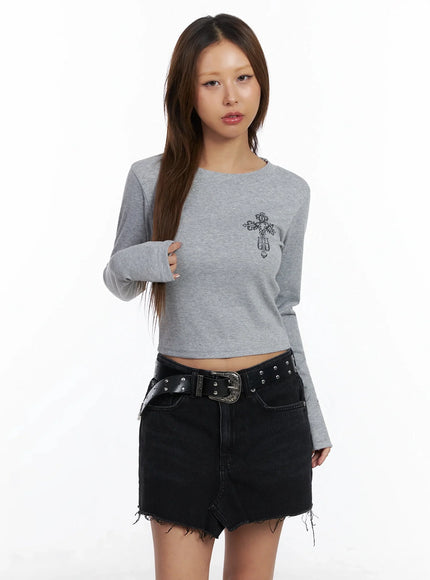 cross-graphic-crop-top-in528 / Gray