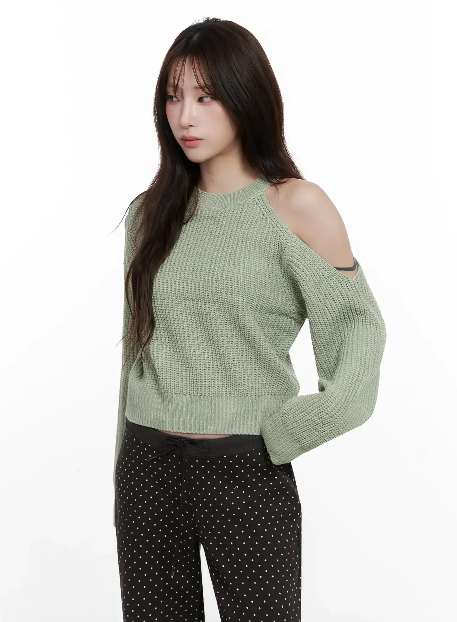 chic-open-shoulder-knit-top-in514 / Green