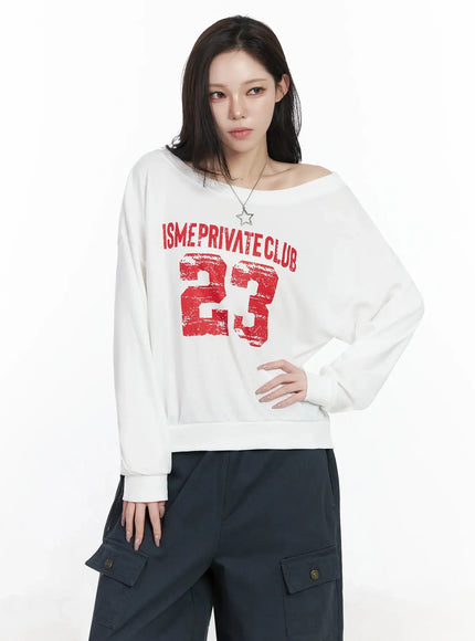 Wide Neck Numeral Graphic Sweatshirt IJ528