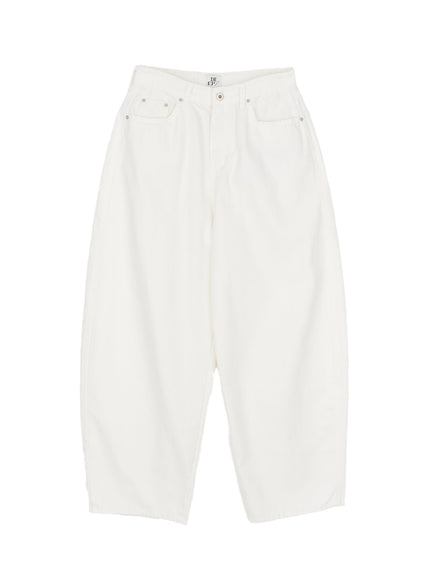 alaya-semi-balloon-denim-jeans-im524 / White