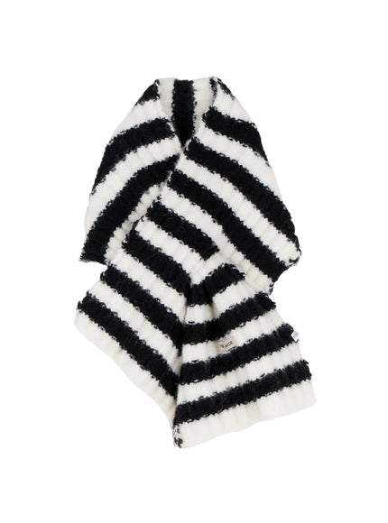 striped-knit-scarf-in513 / White