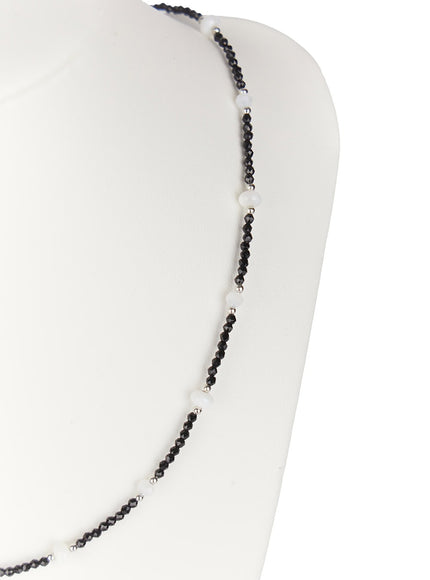 mens-beaded-charm-necklace-iy508