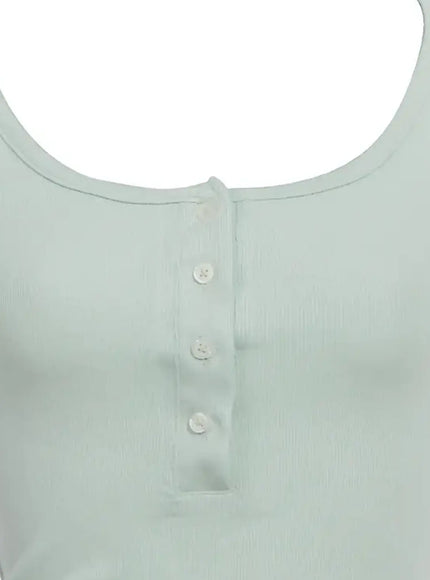 buttoned-scoop-neck-crop-top-ic503