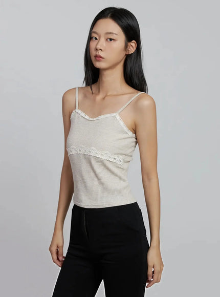 lace-trim-sleeveless-camisole-im520 / Beige