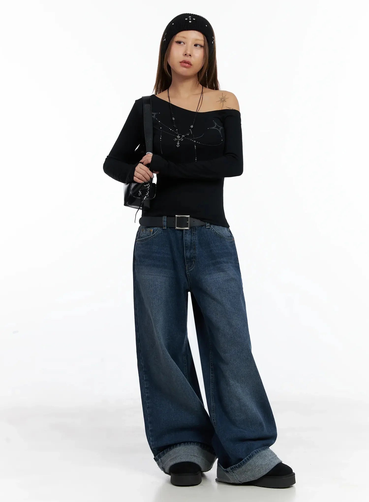 geometric-studded-off-shoulder-top-in528 / Black