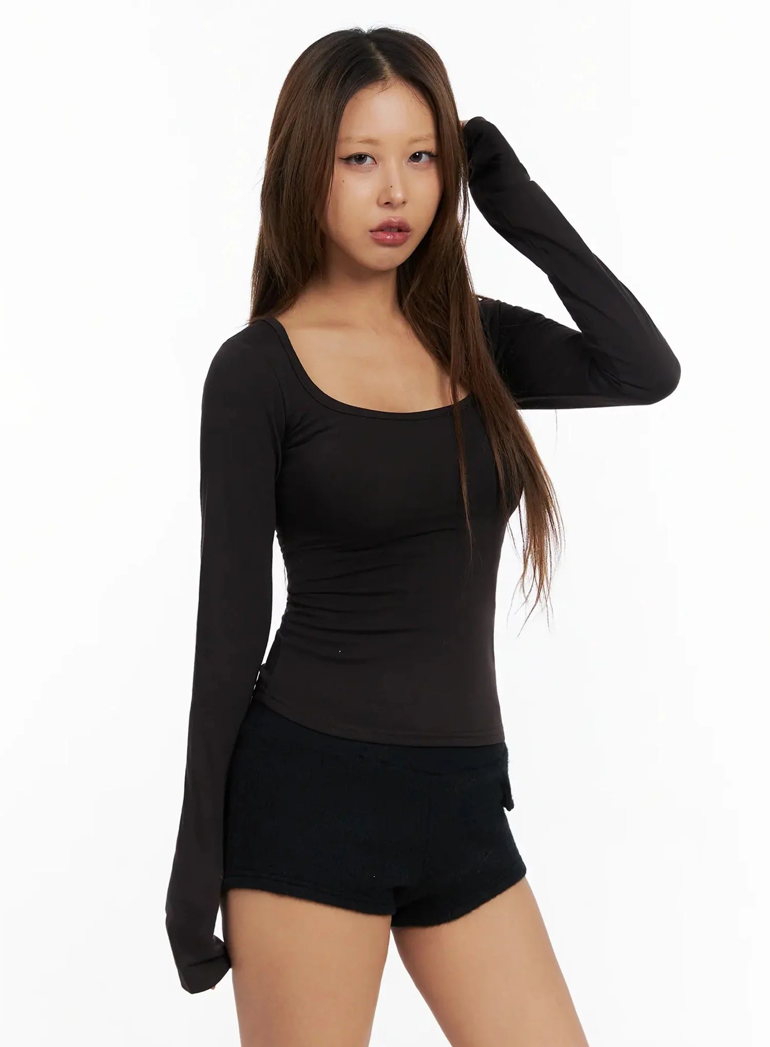 basic-square-neck-long-sleeve-top-in528 / Dark brown