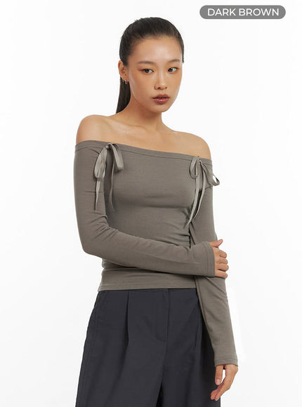 ribbon-off-shoulder-top-io409 / Dark brown