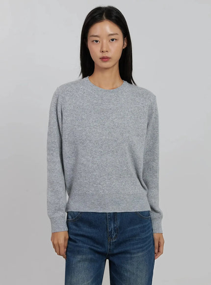 soft-round-neck-knit-top-ij508 / Gray