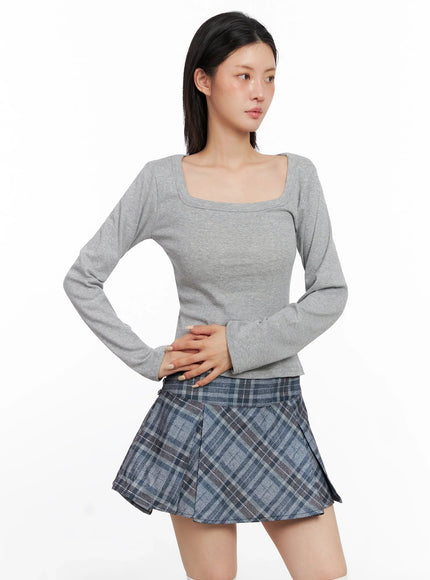 wide-neck-fitted-long-sleeve-top-is508 / Gray