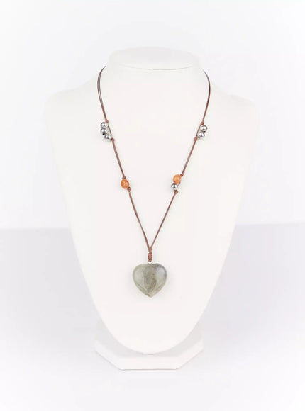 heart-gemstone-pendant-necklace-f516 / Gray