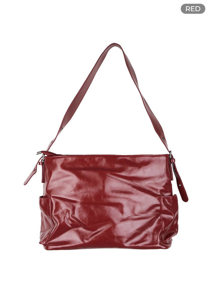 faux-leather-pocket-shoulder-bag-io430 / Red