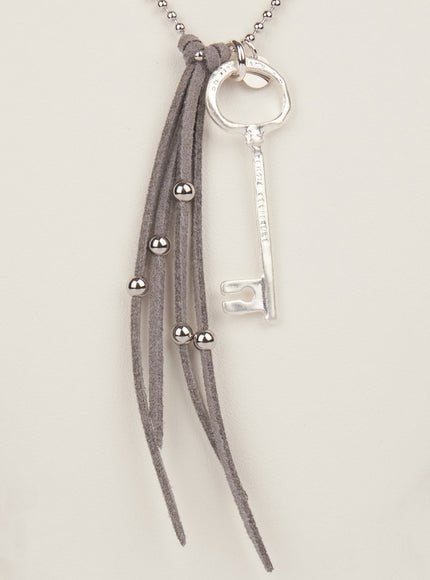key-fringe-long-necklace-gray-im531 / Gray