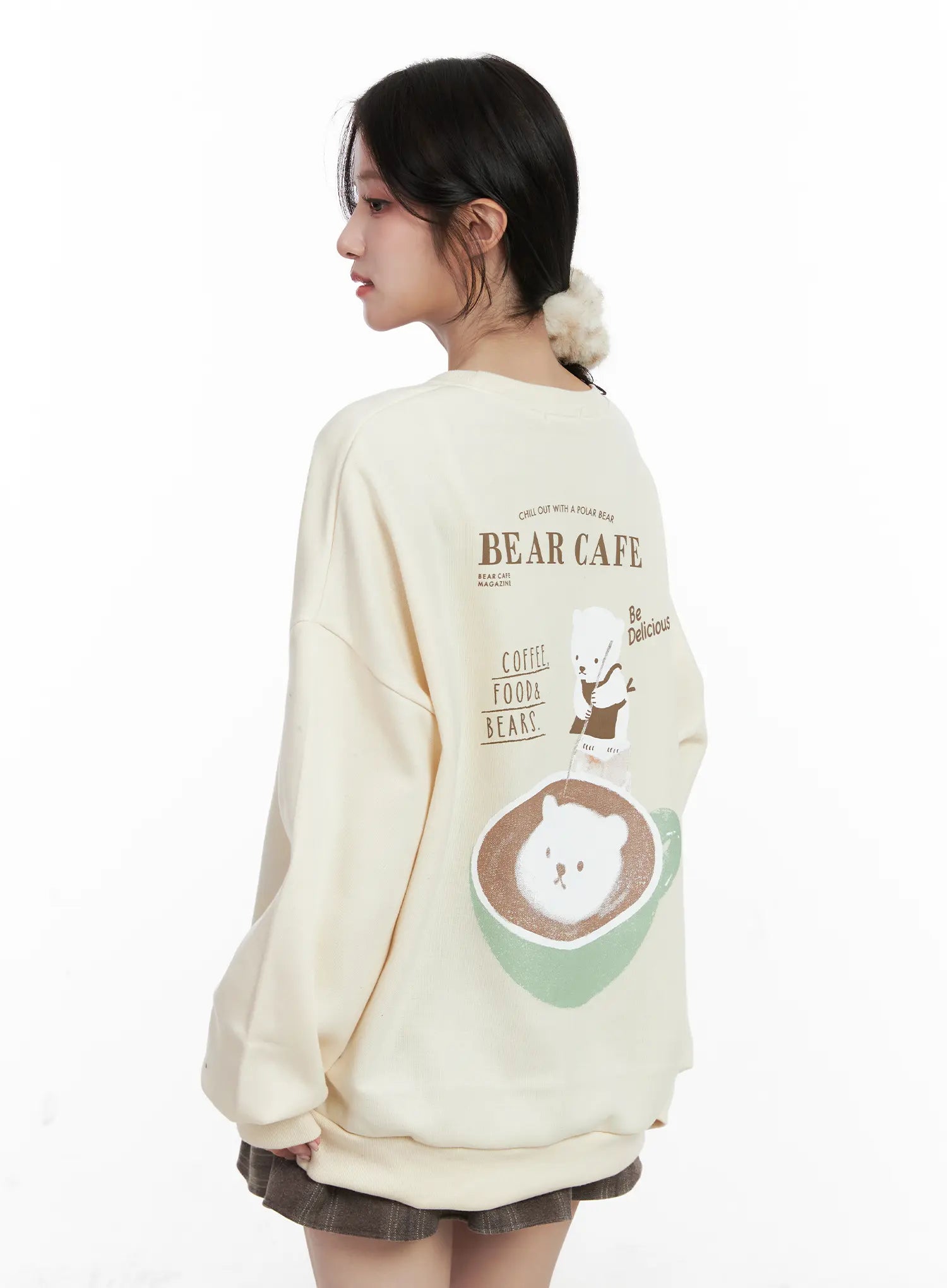 bear-cafe-graphic-sweatshirt-cn527