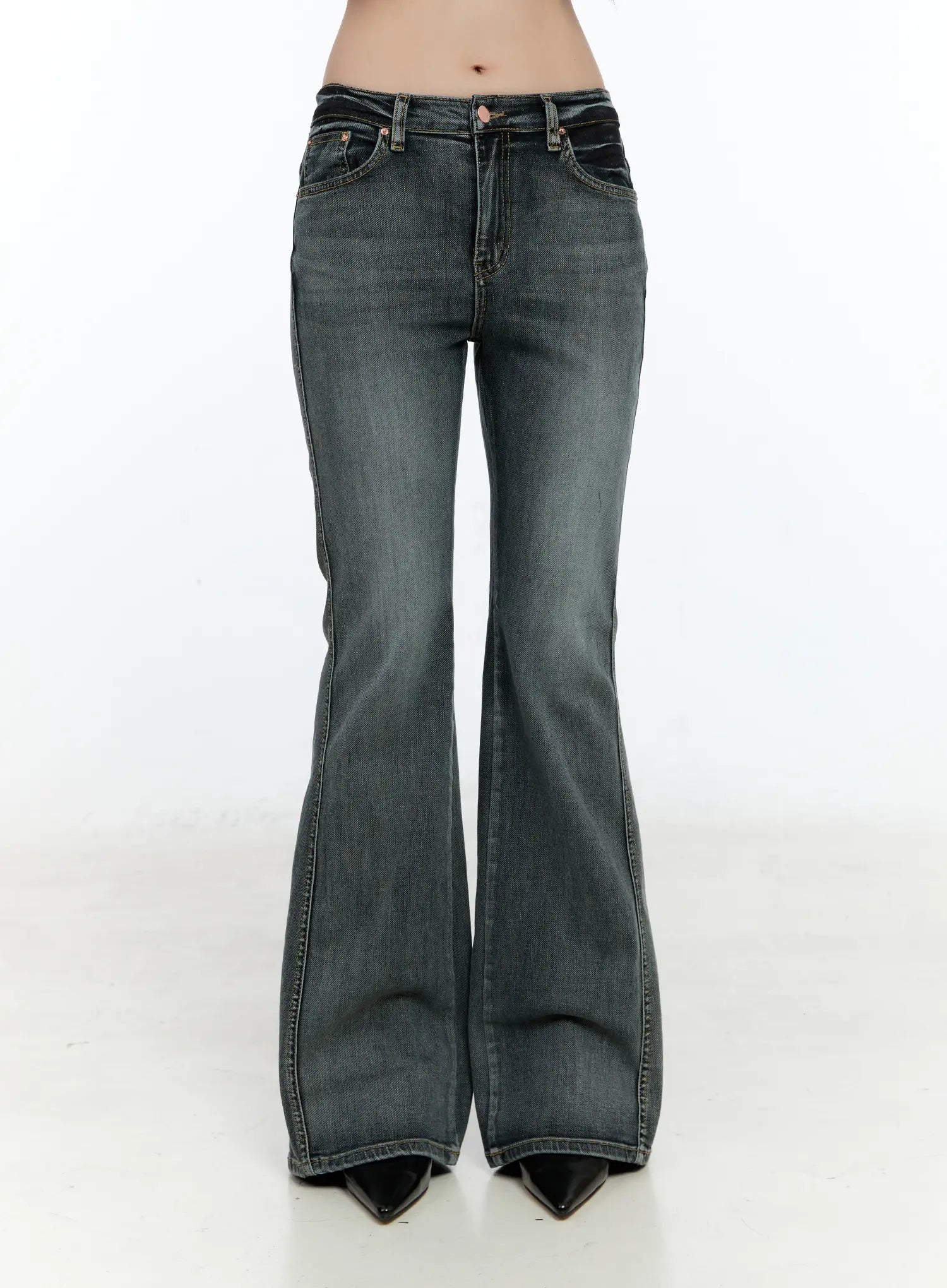judith-washed-bootcut-jeans-cn517